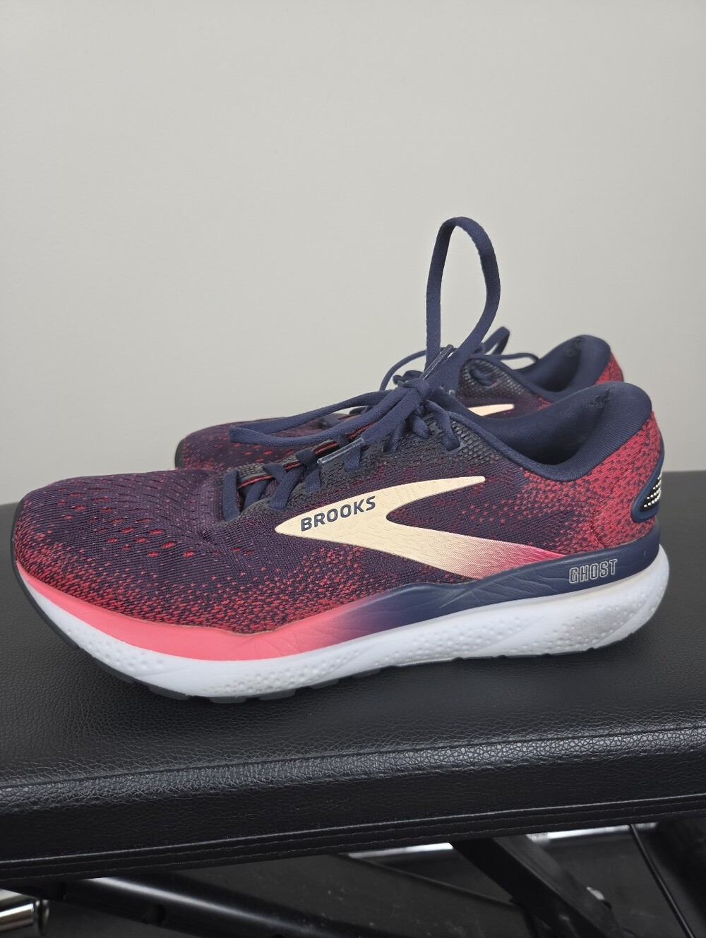 Brooks Ghost 16 Running Shoes Womens 8 Narrow 2A Pink Purple Sneakers